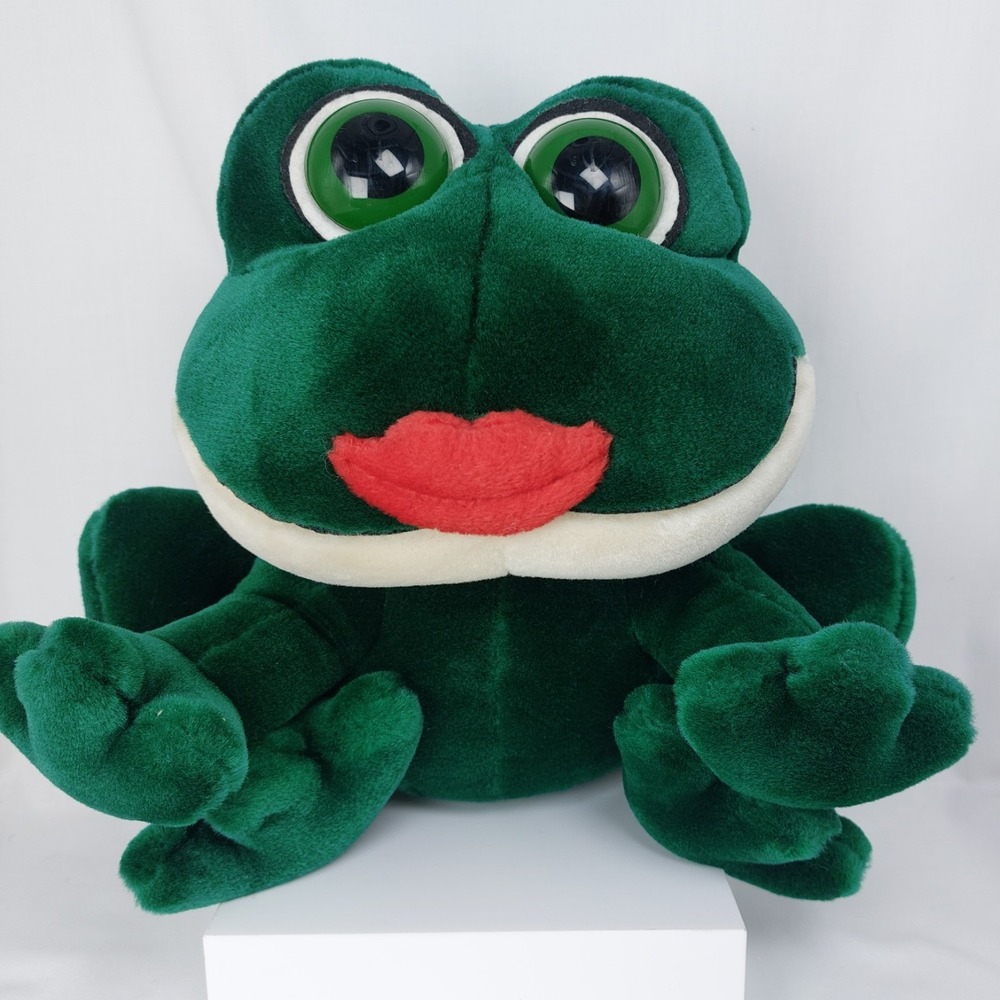 Russ Berrie Smooches Kissy‎ Frog Plush 12" Stuffed Animal Full Red Lips